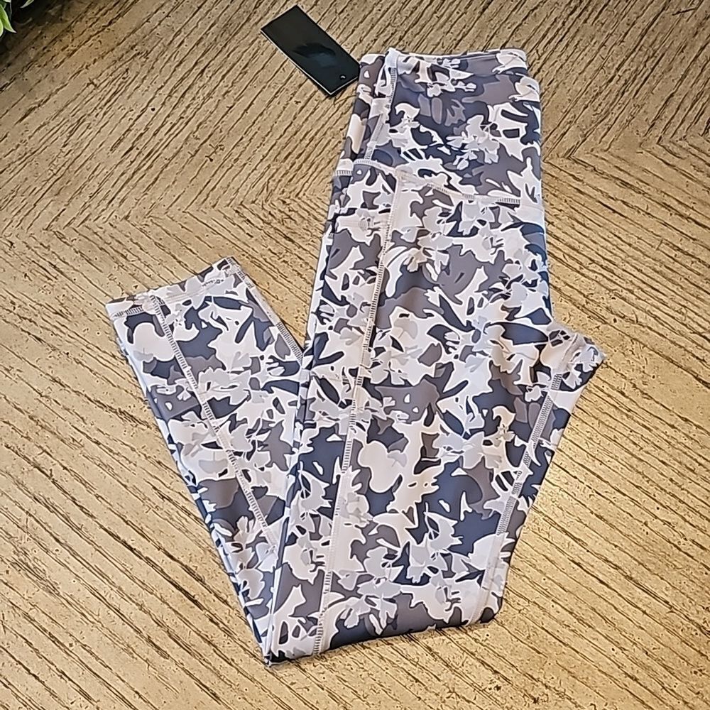 Floral capri high waisted leggings size S NWT